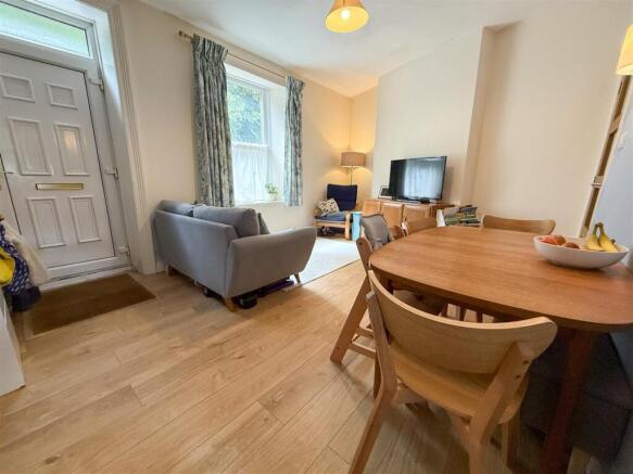 LOUNGE DINING ROOM