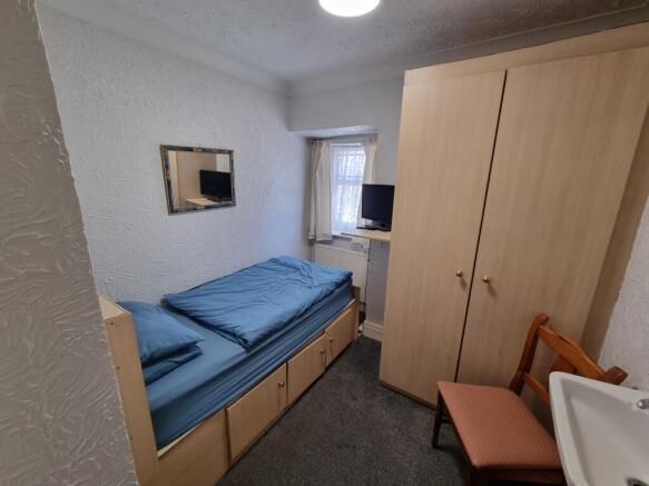 5 bed Terraced for sale Image 11