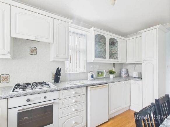 2 bed Bungalow for sale Image 6