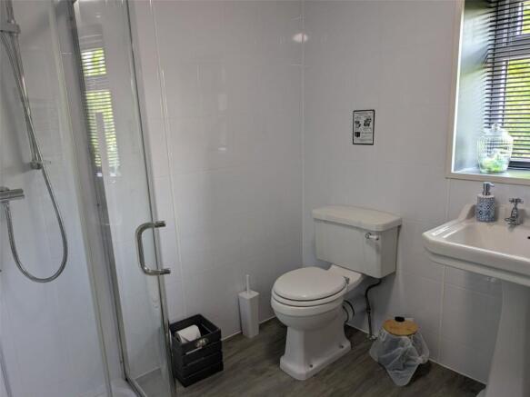 2 bed Semi-Detached to rent Image 12