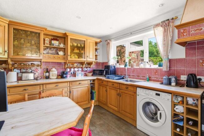 Richardson Close, London Colney, St. Albans, Hertfordshire, AL2 photo 4