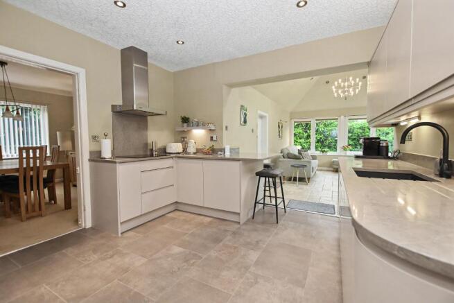 3 bed Bungalow for sale Image 9