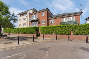 2, Astha Court, Kings Avenue, Greenford UB6 9FG