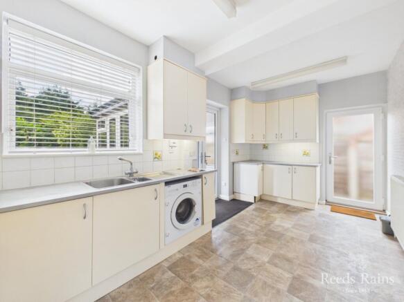 3 bed Semi-Detached for sale Image 11