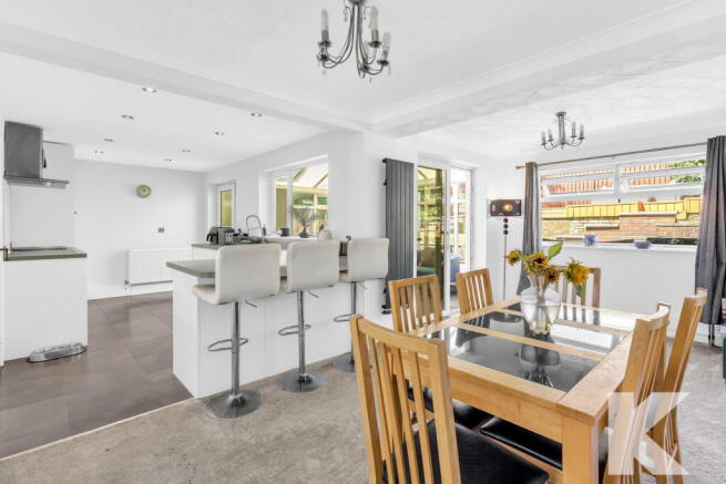 4 bed Detached for sale Image 4