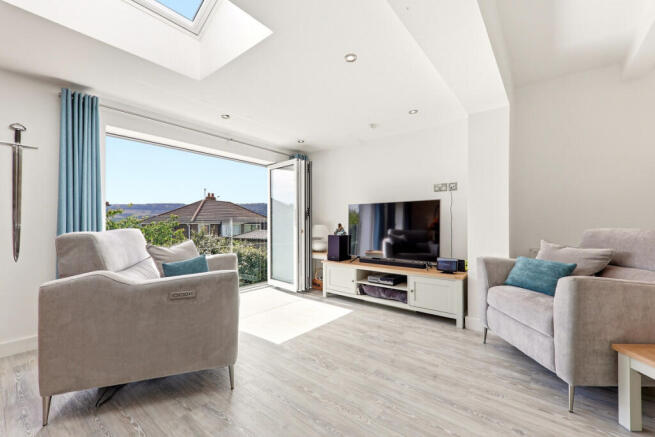 4 bed Semi-Detached for sale Image 7