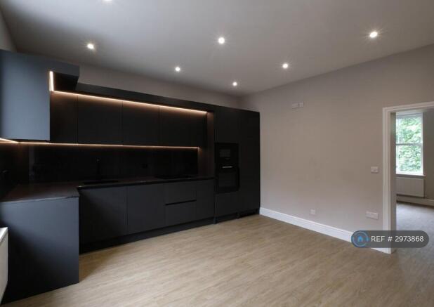 3 bed Semi-Detached to rent Image 5