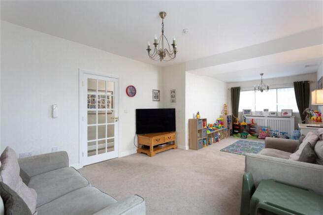 7 bed Detached for sale Image 12