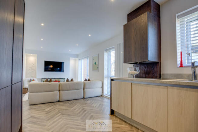 2 bed Apartment for sale Image 9