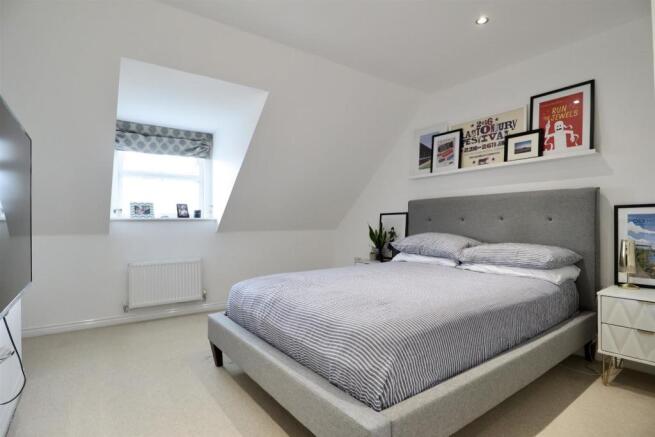 Master Bedroom.jpg
