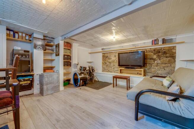 3 bed Terraced for sale Image 11