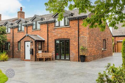 Southworth Lane, Croft, WA3