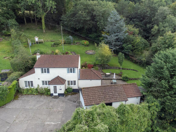 Plumtree Cottage-...