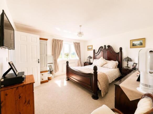 70 Chamberlyne Cresent, bedroom 2.jpg