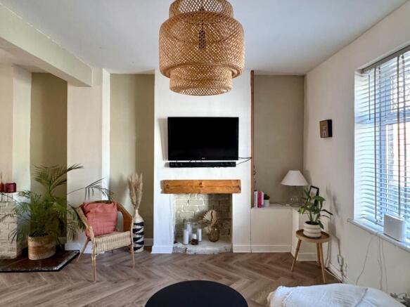 Lounge/Dining Room