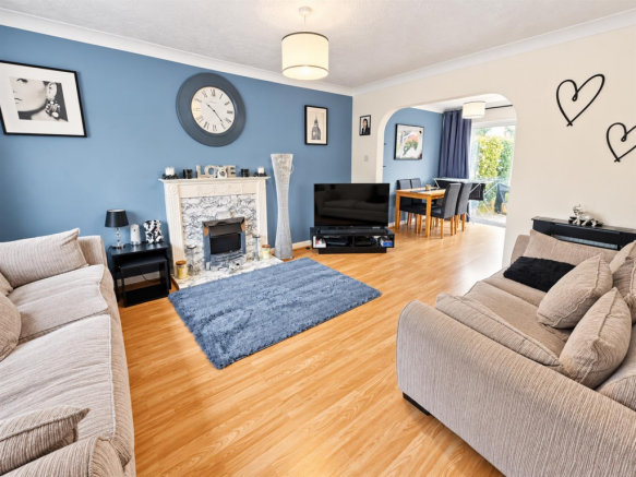 2 Sinclair Close (7).png