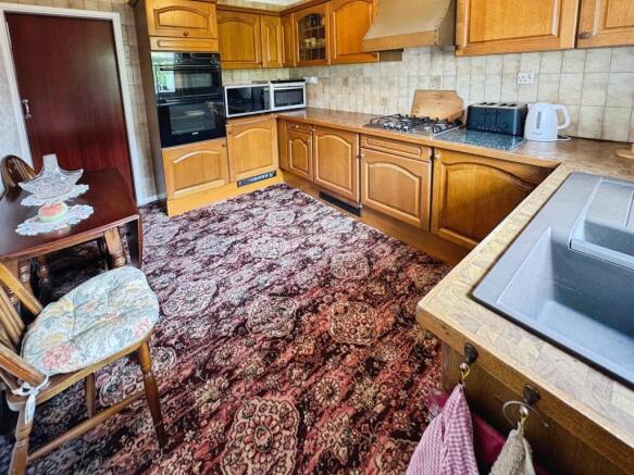 2 bed Bungalow for sale Image 6