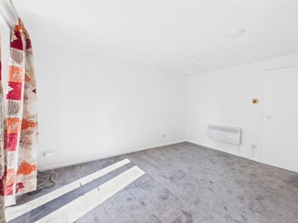 2 bed Apartment to rent Image 4
