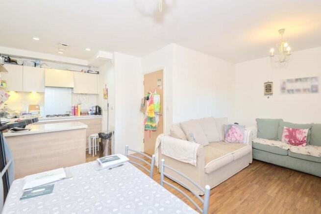Lounge/Kitchen