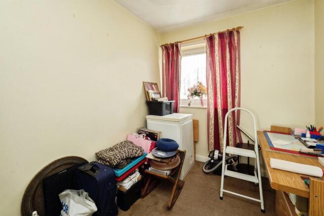 4 bed Semi-Detached for sale Image 12