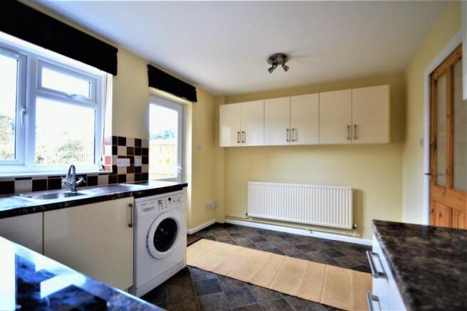 Kitchen / Brea...