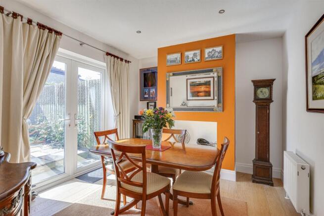 4 bed Semi-Detached for sale Image 5