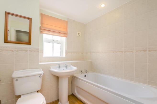 2 bed Flat to rent Image 8