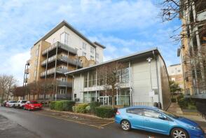 56, Catalonia Apartments, Metropolitan Station Approach, Watford WD18 7BN