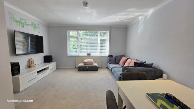 LOUNGE AREA