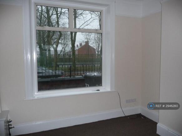 2 bed Terraced to rent Image 7