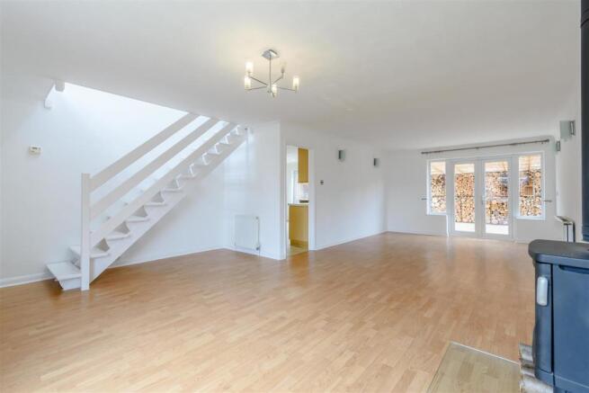8469240-interior04.jpg