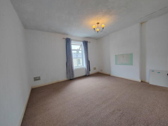 2 bed End of Terrace to rent Image 8