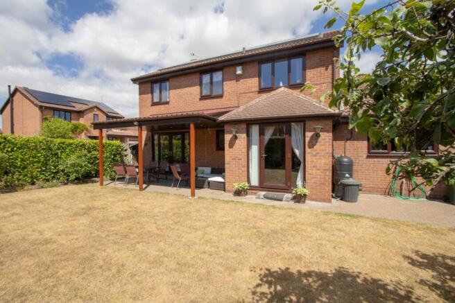 4 bed Detached for sale Image 5