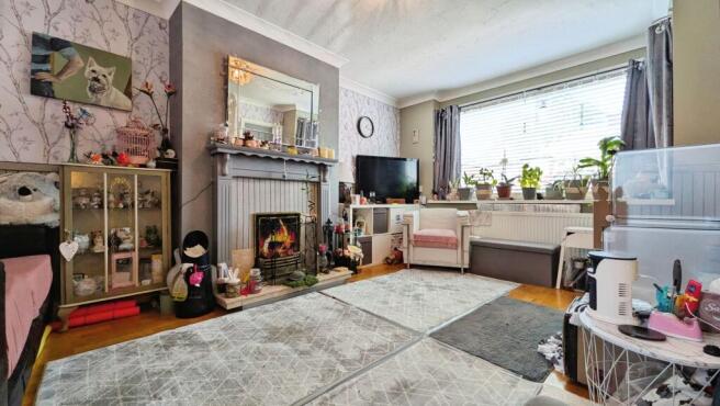 3 bed Semi-Detached for sale Image 4