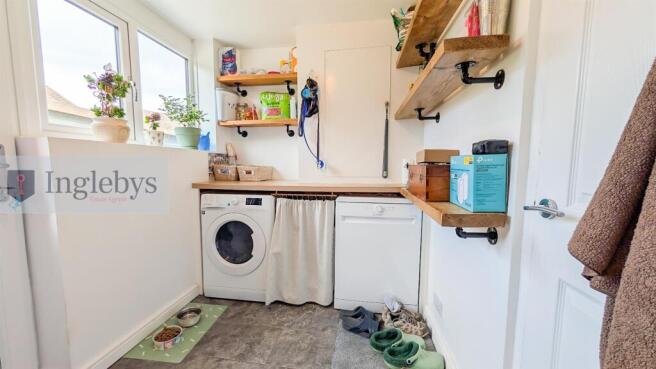 3 bed Semi-Detached for sale Image 11