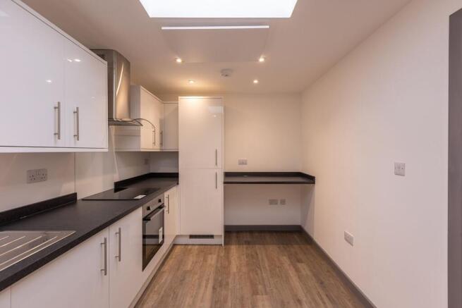 1 bed Flat Share to rent Image 4