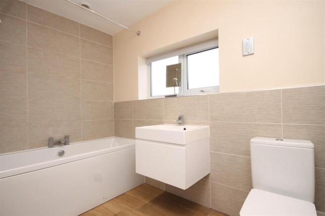 HOUSE BATHROOM W/C