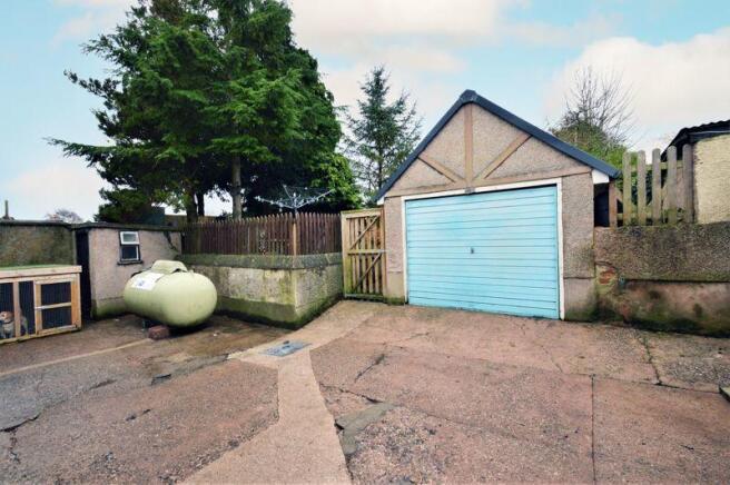 GARAGE TO REAR