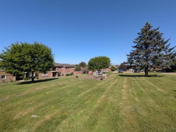 Beautifully Maintained Gardens