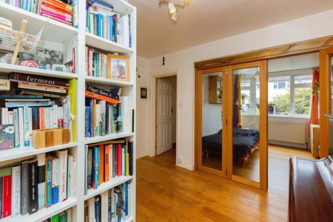 Living Room/Bedroom