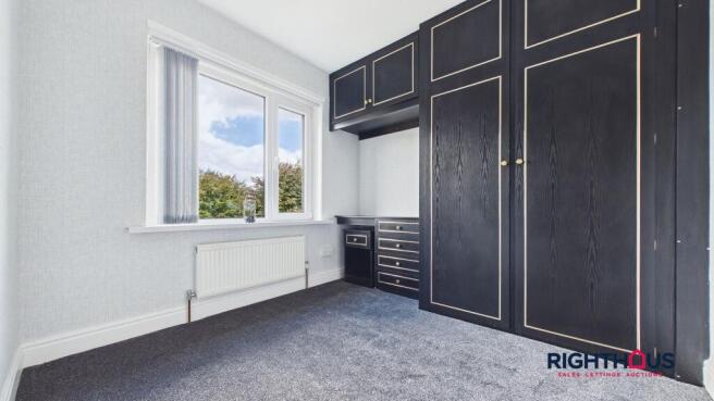 3 bed Terraced for sale Image 12