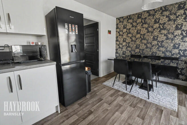 3 bed Semi-Detached for sale Image 6