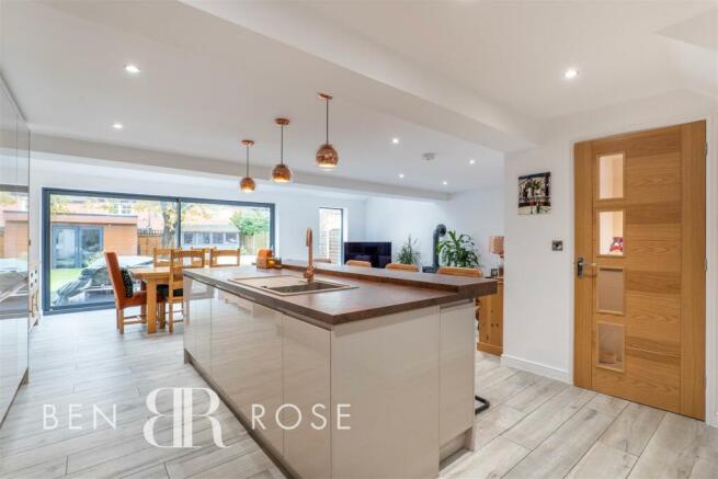 Kitchen/Diner/Family Room