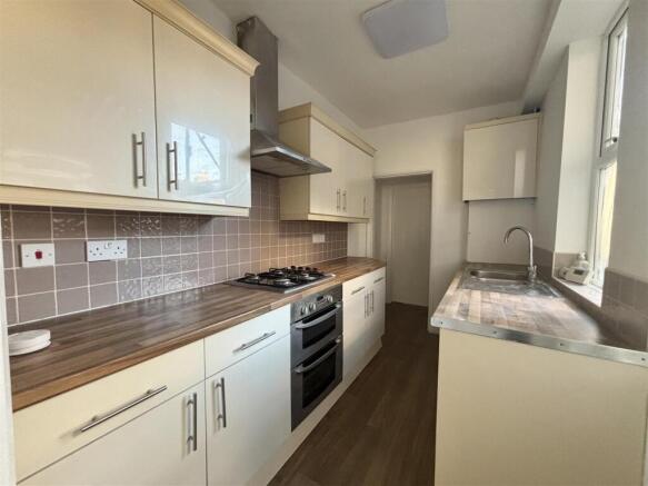 3 bed Detached to rent Image 7