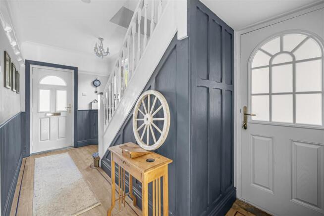 4 bed Semi-Detached for sale Image 6