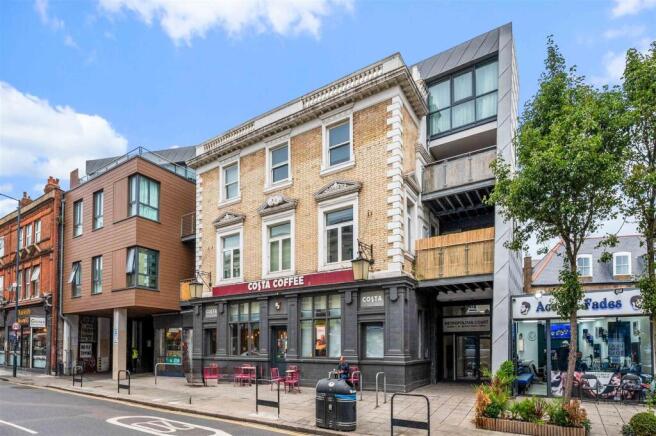 Daniels_3, Metropolitan Court 40 High Road, Willes