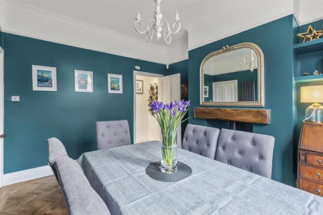 4 bed Terraced for sale Image 9