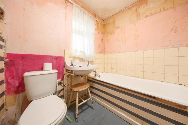 Bathroom.jpg