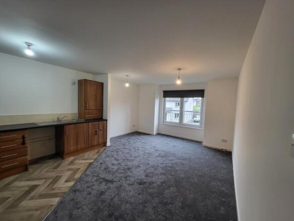 LOUNGE/KITCHEN