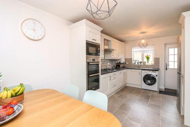 Kitchen/Dining...